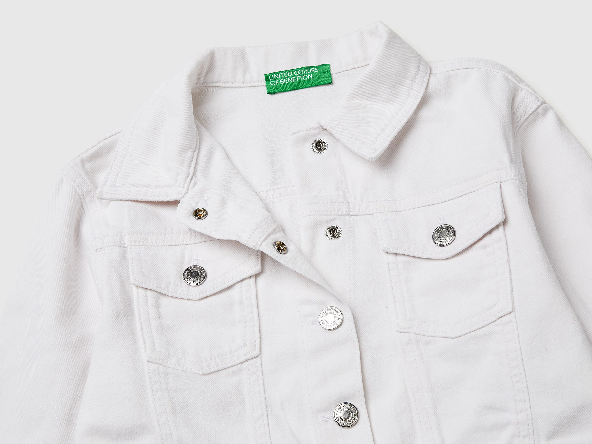 United Colors Of Benetton / Укороченный джинсовый жакет для девочки - фото 3