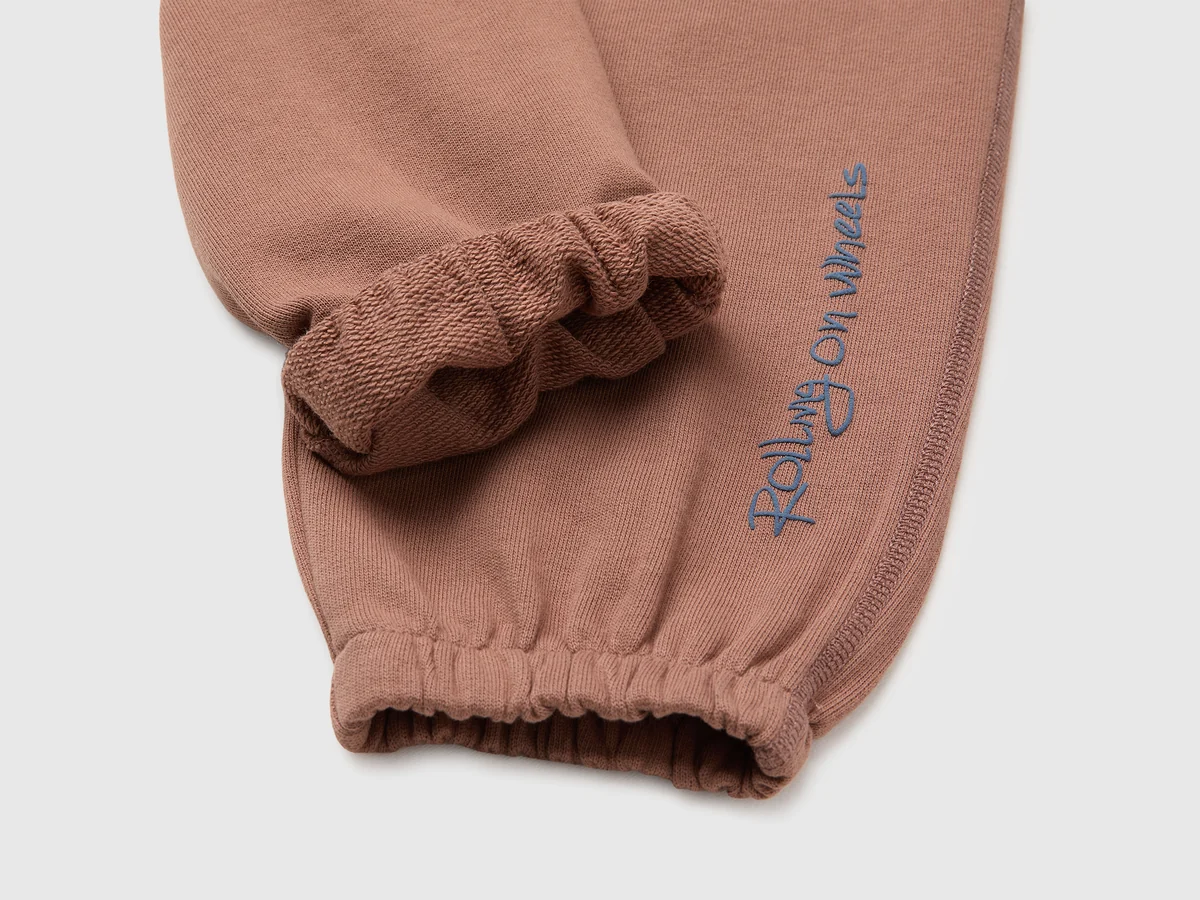 United Colors Of Benetton / Брюки спортивные с принтом для мальчика - фото 3