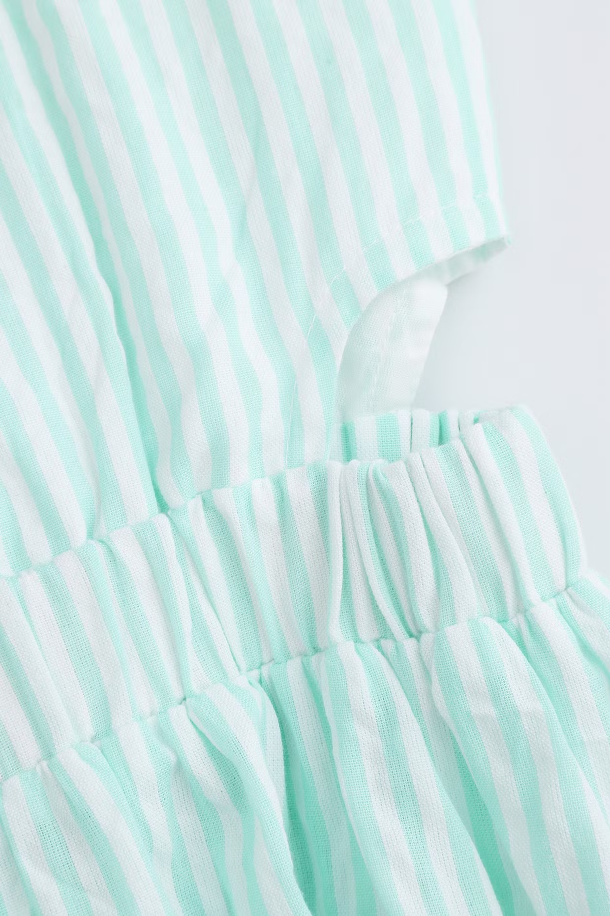 Coccodrillo / Платье с вырезами для девочки