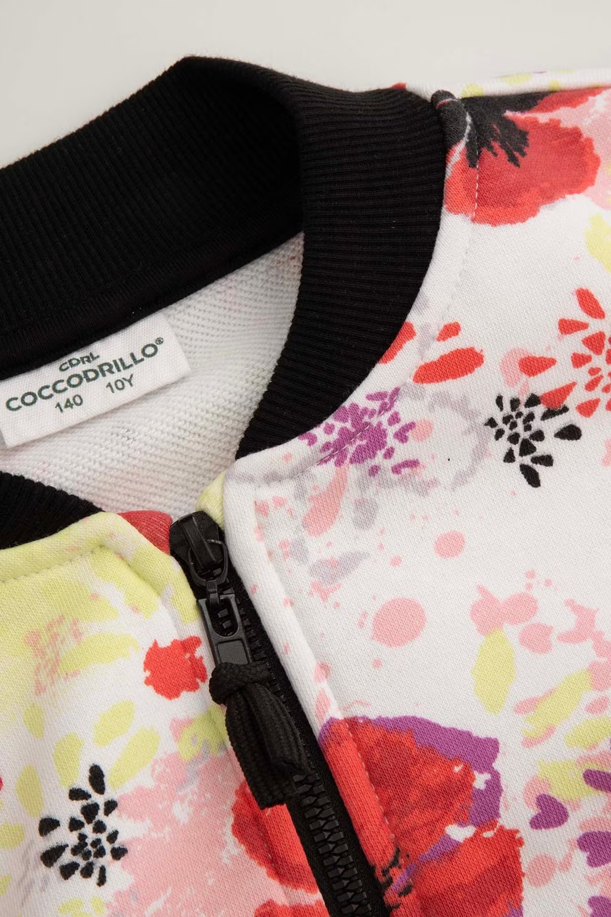 Coccodrillo / Бомбер с принтом для девочки - фото 3