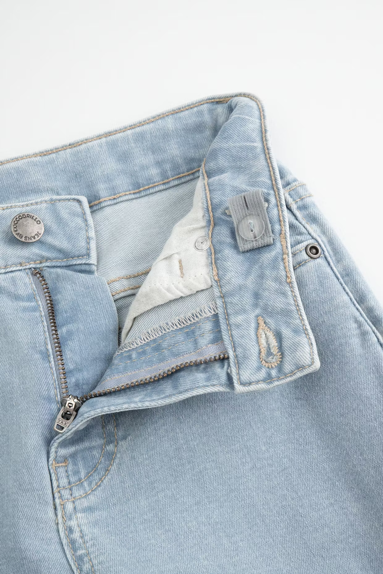 Coccodrillo / Джинсы wide leg для девочки - фото 3