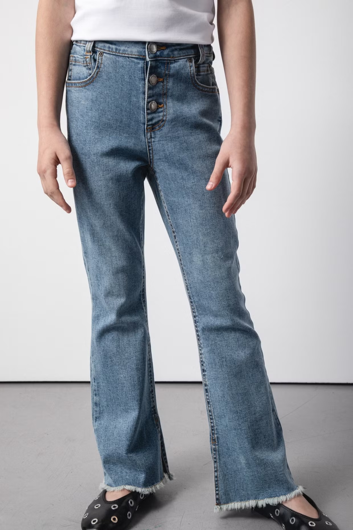 Coccodrillo / Джинсы расклешеные для девочки - фото 5