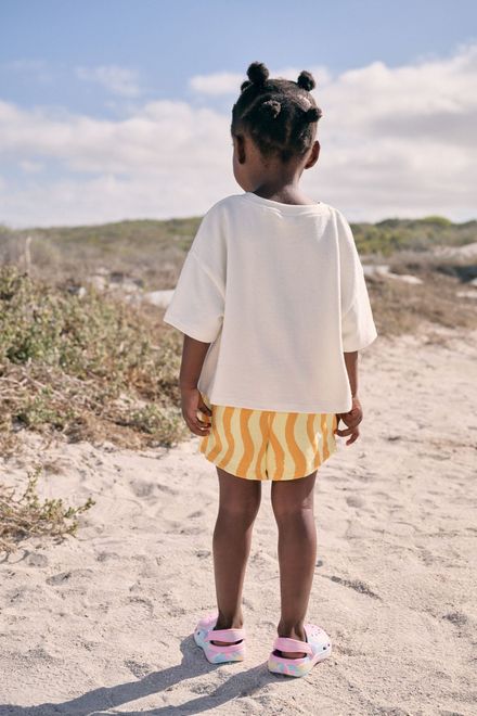 Next / Комплект футболка и шорты трикотажные для девочки - фото 3