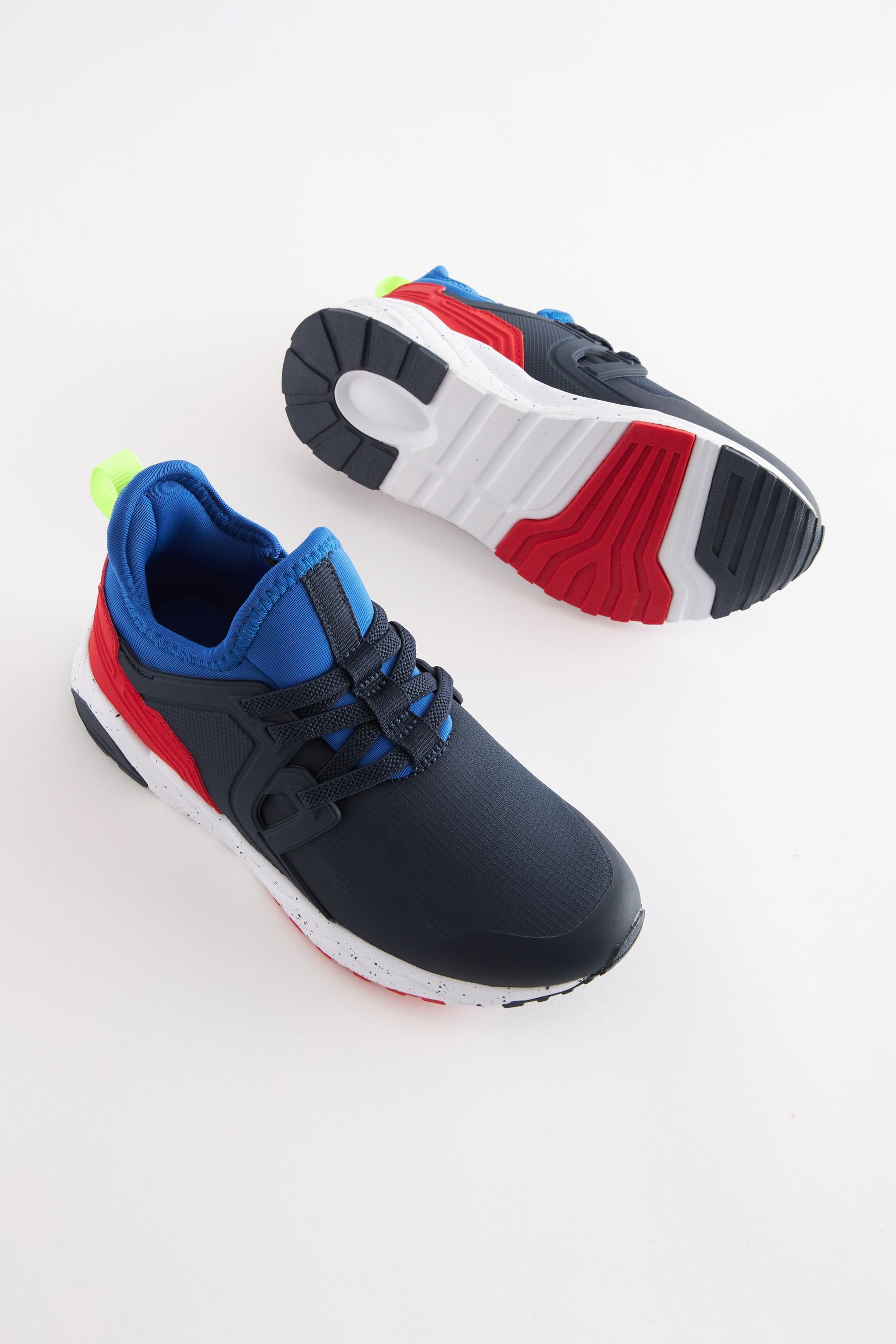 Кроссовки с резиновыми шнурками