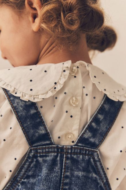 Next / Комплект полукомбинезон джинсовый и блузка для девочки - фото 3